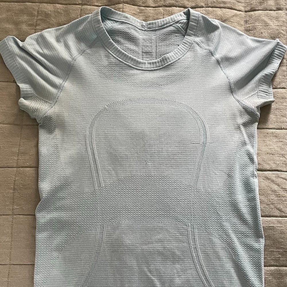 lululemon Swiftly Tech Short Sleeve sz 4